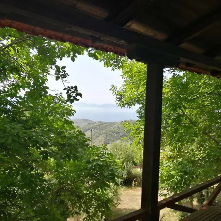 Mountain And Sea View Vakantiehuis