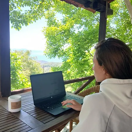 Mountain And Sea View Vakantiehuis *