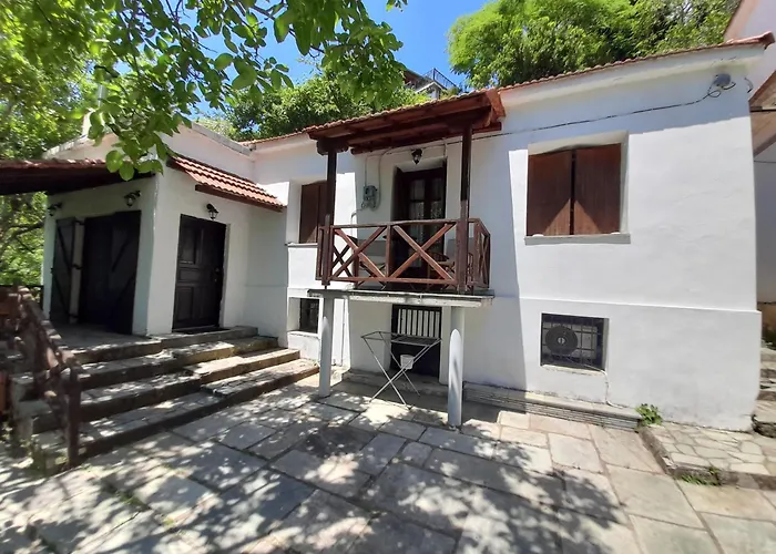 Mountain And Sea View Case de vacanță *